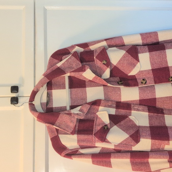 Ladies Traditional Plaid Shaket - Picture 2 of 5